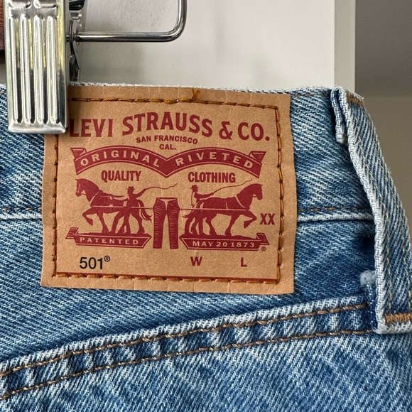 Levi's 501 Original Fit Straight Leg Jeans 2023 Style, size 32 - Picture 5 of 10